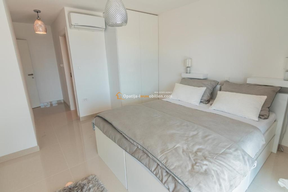 APARTMA Z BAZENOM-OPATIJSKA RIVIERA