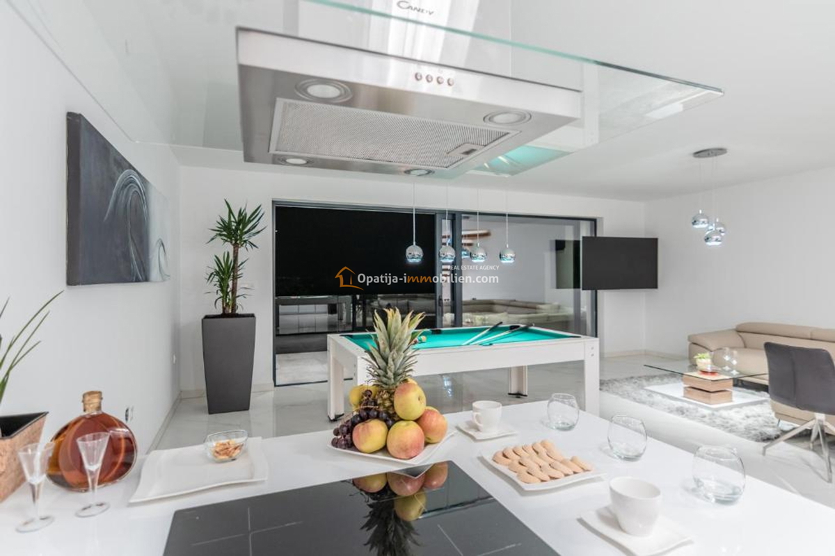 APARTMA Z BAZENOM-OPATIJSKA RIVIERA