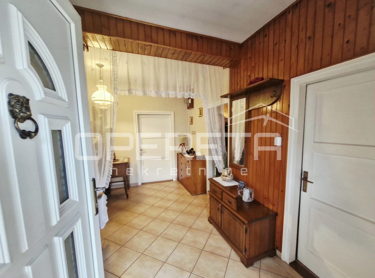 Prodaja, Hiša, Brdovec, Ilije Gregorića, Samostojeća, 218m2