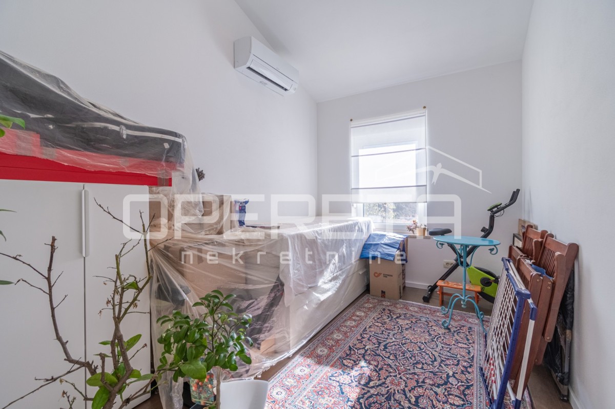 Istra, Tinjan – Pritlična hiša z bazenom in dvoriščem