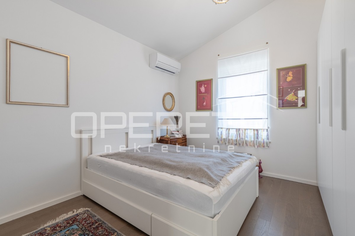 Istra, Tinjan – Pritlična hiša z bazenom in dvoriščem