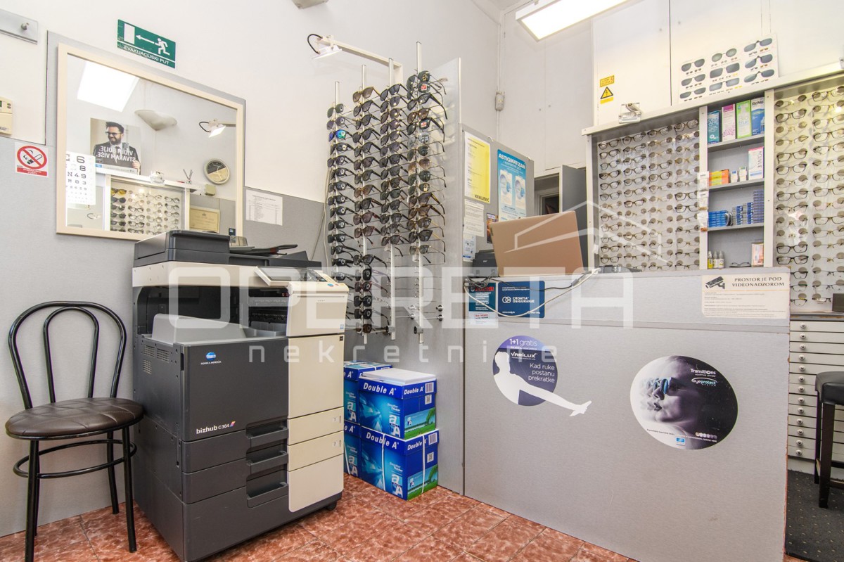 Prodaja, Ulični lokal, Volovčica, Trg Stjepana Konzula, 57m2