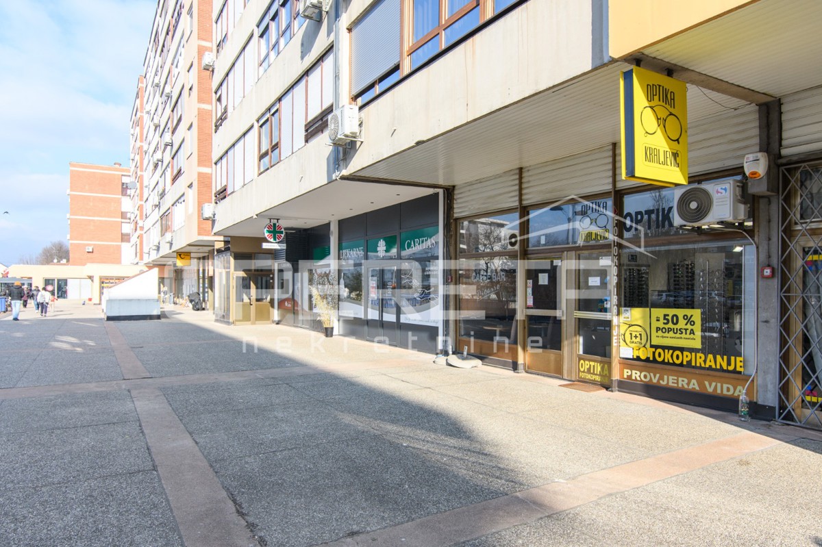 Prodaja, Ulični lokal, Volovčica, Trg Stjepana Konzula, 57m2