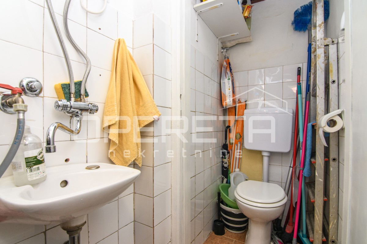 Prodaja, Ulični lokal, Volovčica, Trg Stjepana Konzula, 57m2