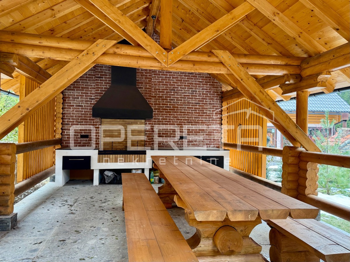 PRODAJA, GORSKI KOTAR, MRKOPALJ, PLANINSKA HIŠA.