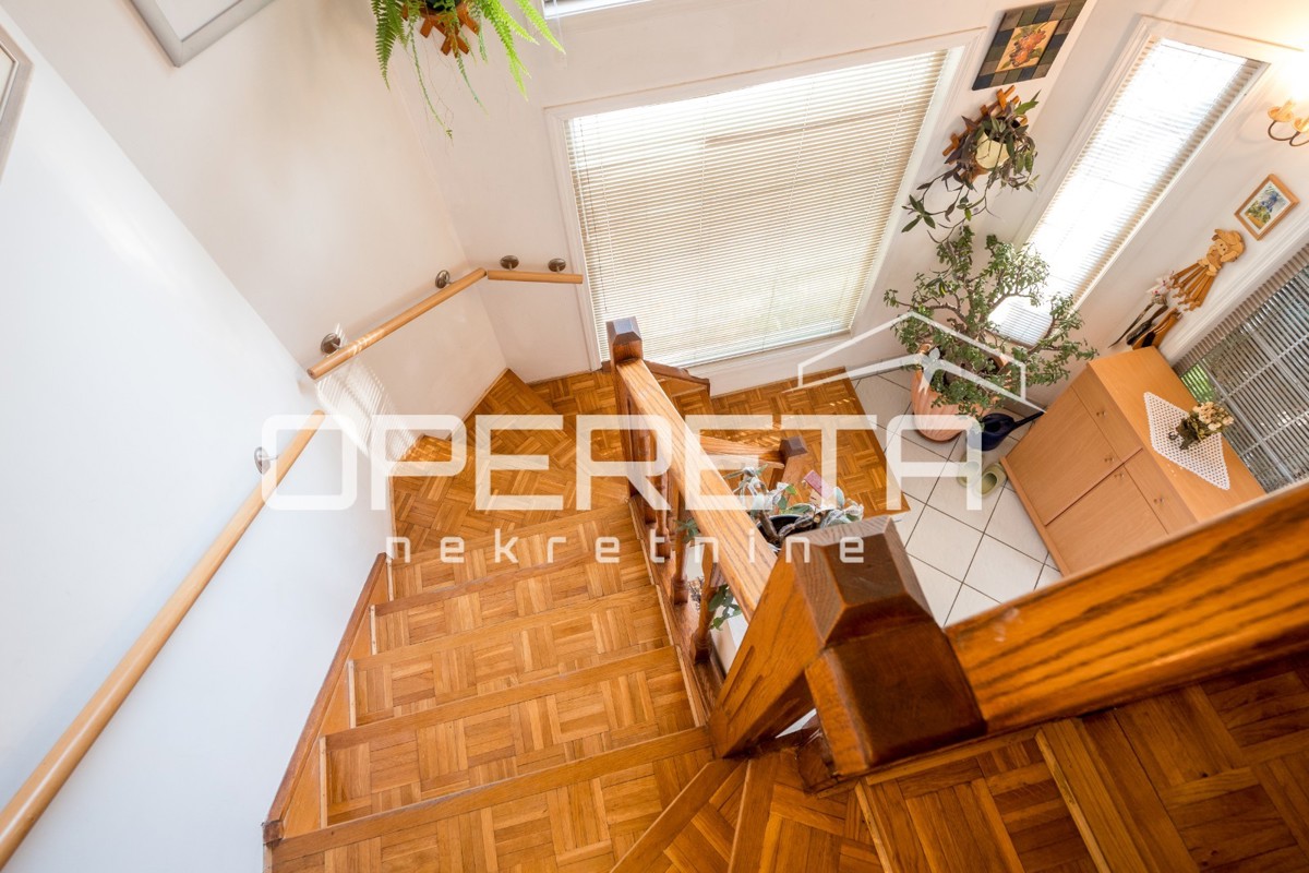 Prodaja, Hiša, Vrhovec, Vrhovec, Samostojeća, 215m2