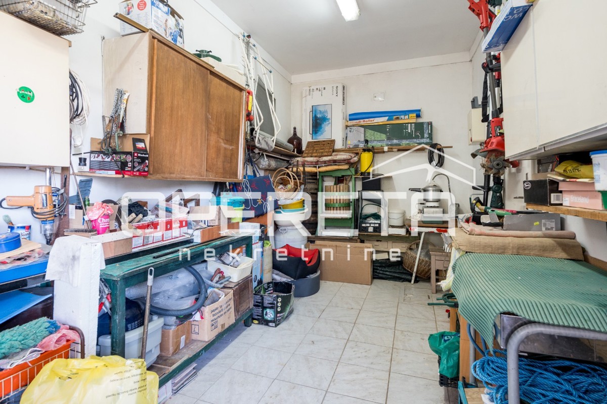 Prodaja, Hiša, Vrhovec, Vrhovec, Samostojeća, 215m2