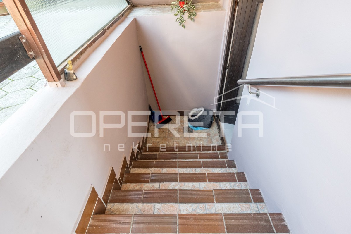 Prodaja, Hiša, Rudeš, Vivodinska, Polugrađena, 230m2