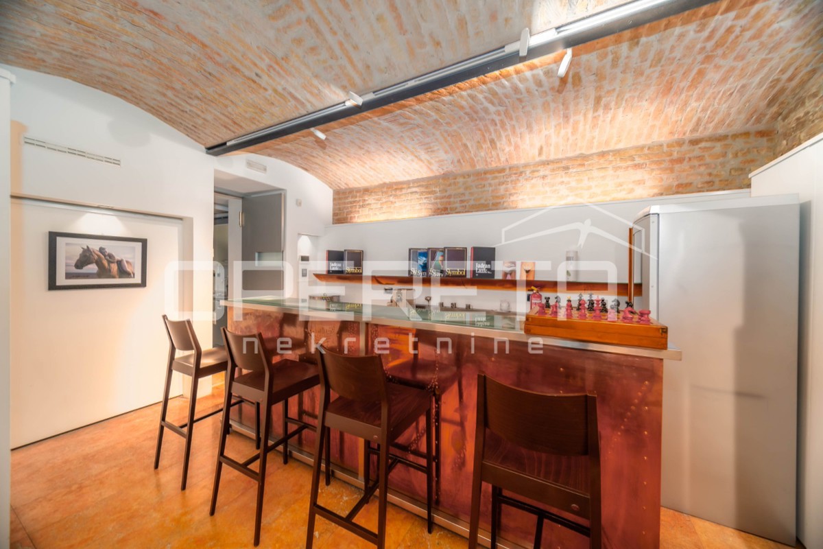 Prodaja, Ured, Centar, Centar, 602m2