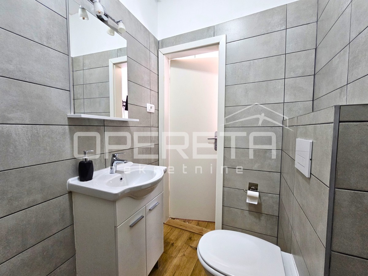 Vela Varoš, center Splita – Poslovni prostor s turističnim potencialom