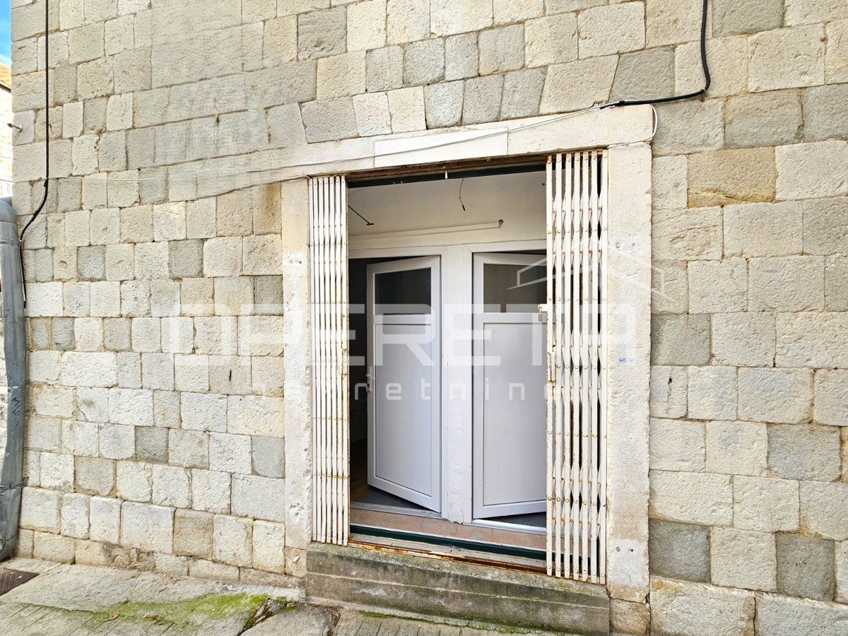 Vela Varoš, center Splita – Poslovni prostor s turističnim potencialom