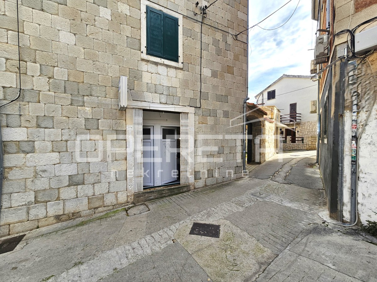 Vela Varoš, center Splita – Poslovni prostor s turističnim potencialom