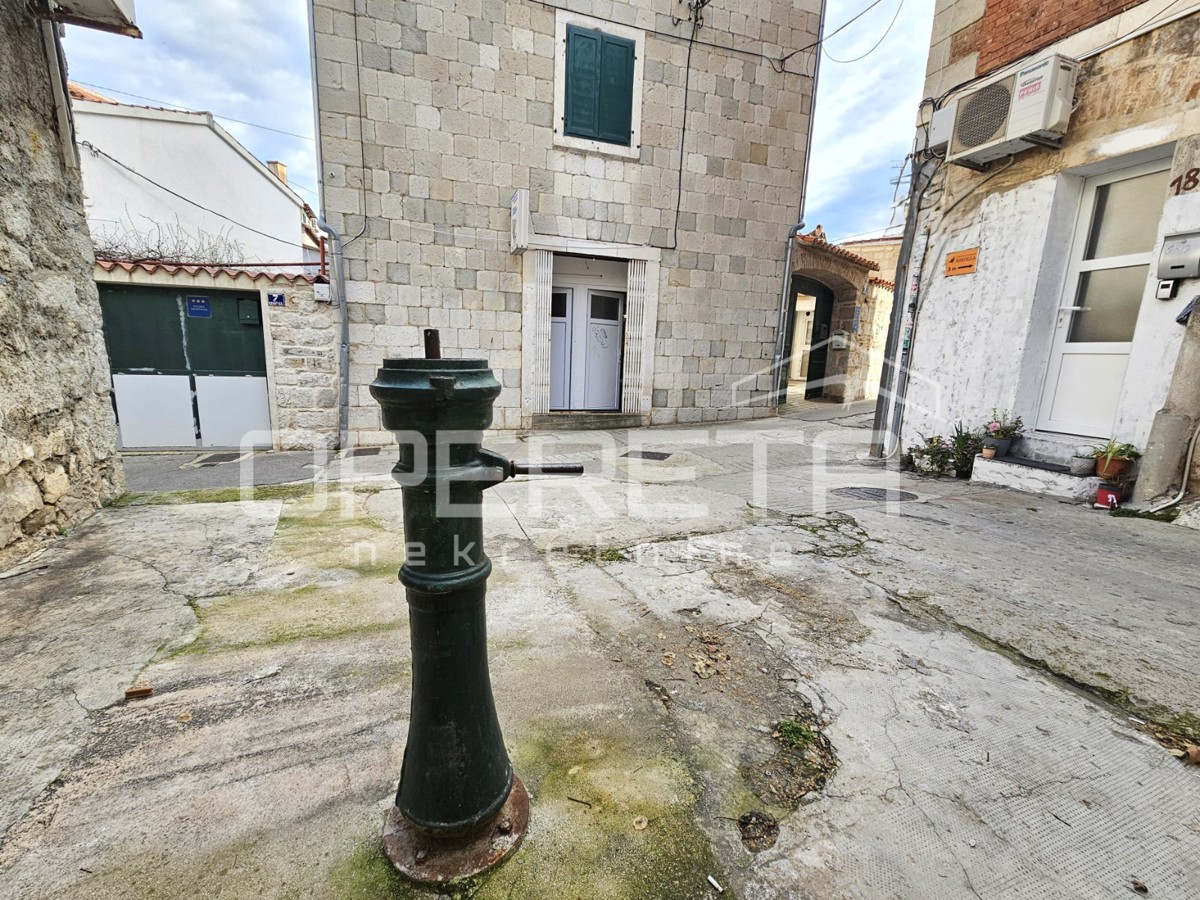 Vela Varoš, center Splita – Poslovni prostor s turističnim potencialom