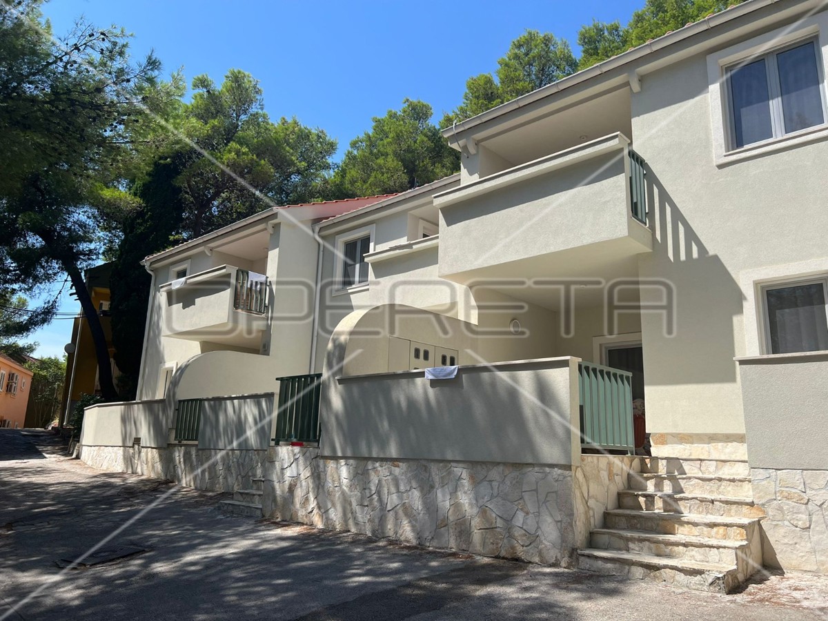 KUKLJICA, OTOK UGLJAN (BLIZU ZADRA), na novo prenovljeni apartmaji