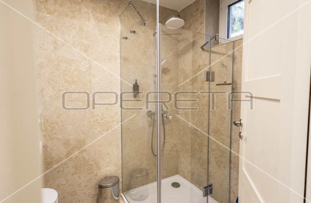 KUKLJICA, OTOK UGLJAN (BLIZU ZADRA), na novo prenovljeni apartmaji