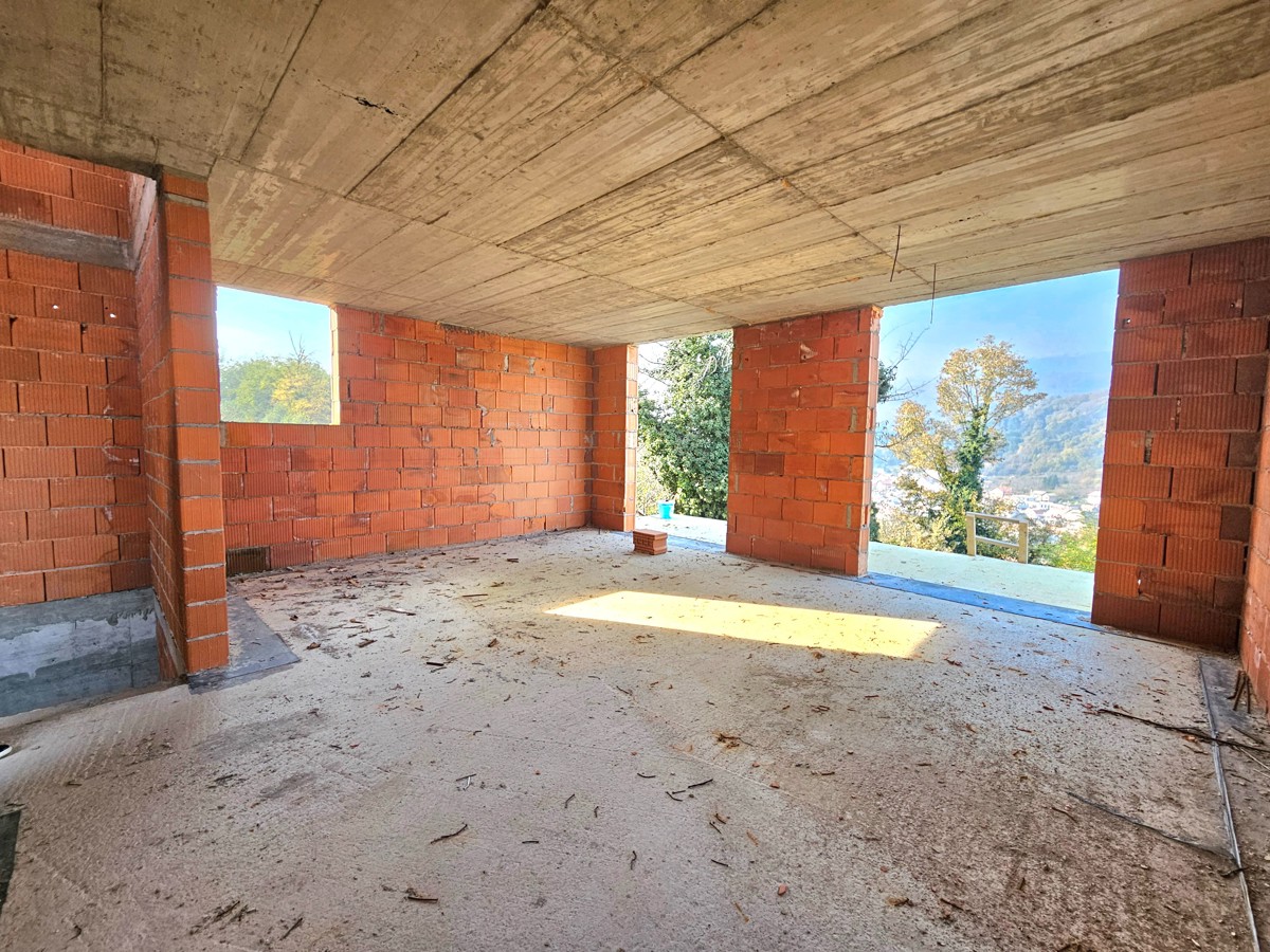 PRODAJA, HIŠA, REMETE, REMETSKI KAMENJAK, ROH-BAU, 160m2 NKP.