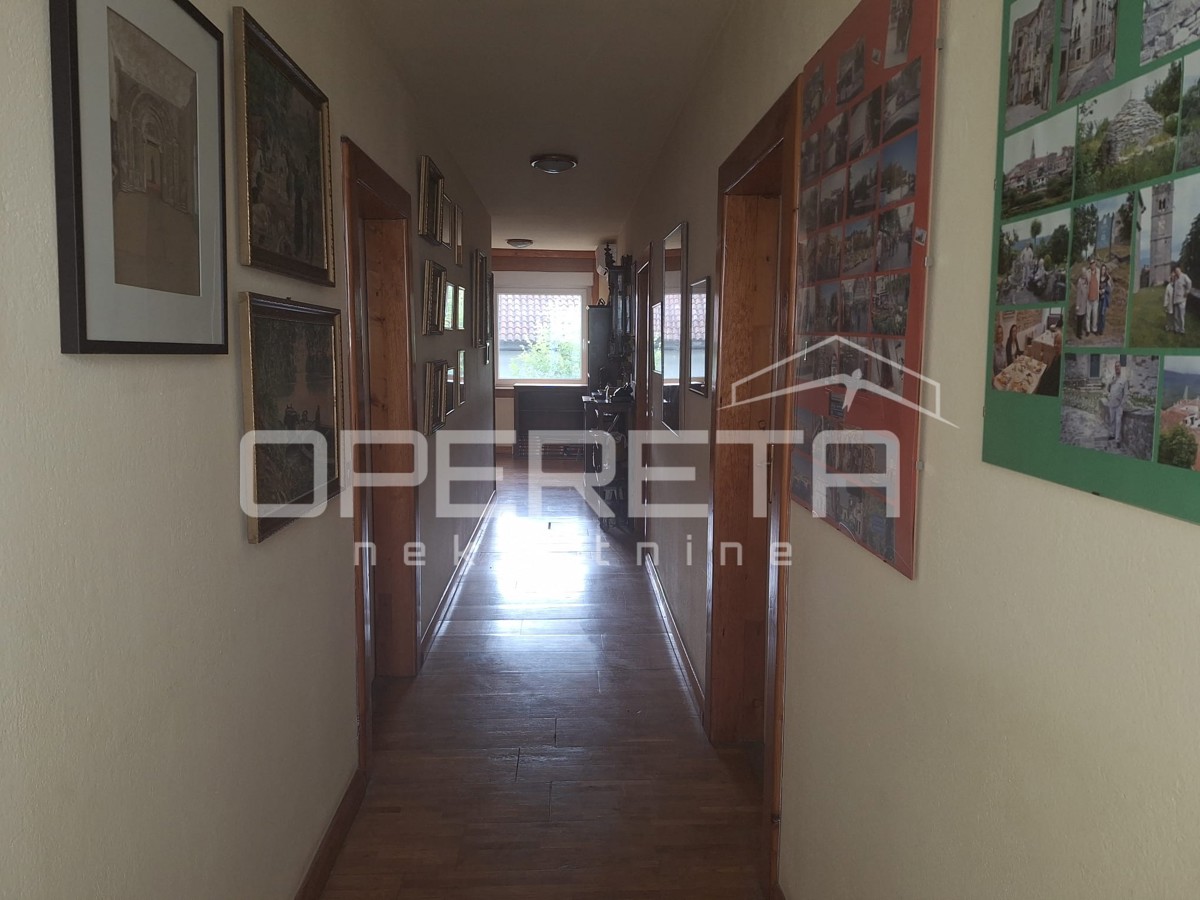 Prodaja, Poslovna zgrada, Demerje, Travarsko, 760m2