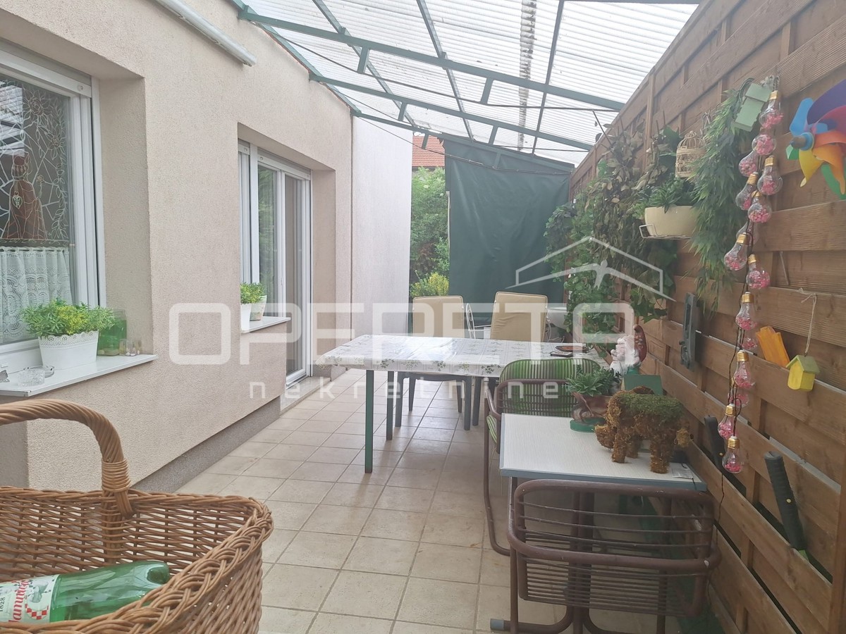 Prodaja, Poslovna zgrada, Demerje, Travarsko, 760m2