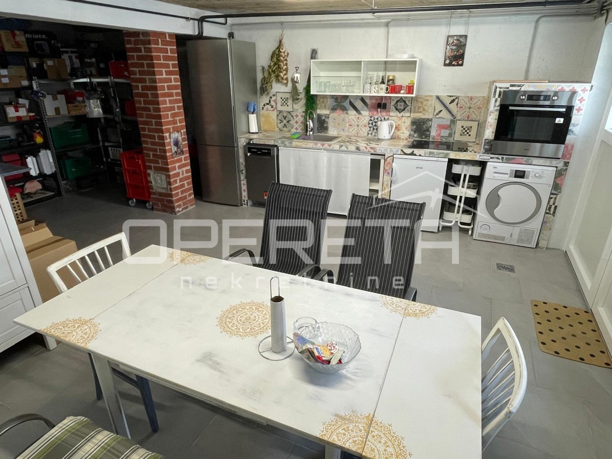 Prodaja, Hiša, Vrapče, Vrapčanska ulica, Samostojeća, 250m2