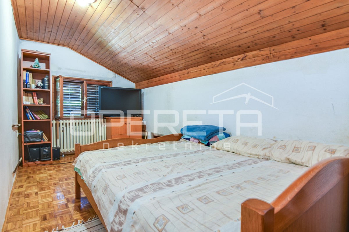 PRODAJA, REMETE, REMETSKI KAMENJAK, 2 SAMOSTOJEČE HIŠE NA PARCELI OD 1440m2.