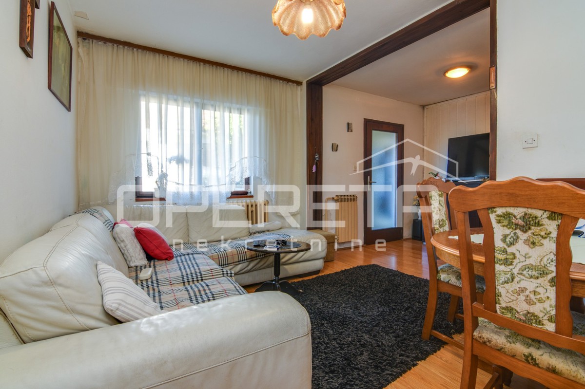 PRODAJA, REMETE, REMETSKI KAMENJAK, 2 SAMOSTOJEČE HIŠE NA PARCELI OD 1440m2.