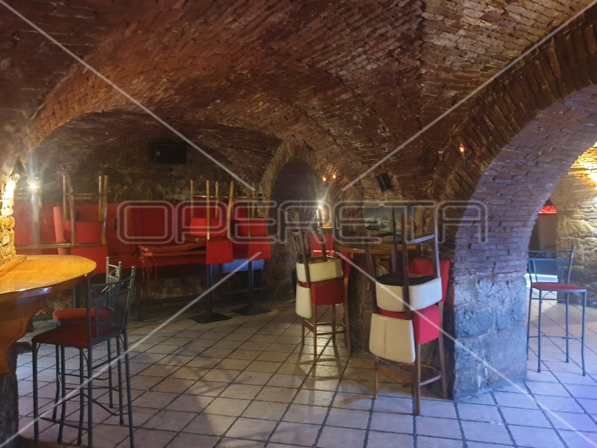 Prodaja, Ulični lokal, Senj, Obala dr Franje Tuđmana, 219m2