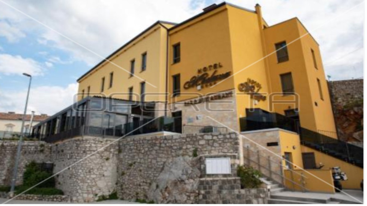 Prodaja, Ulični lokal, Senj, Obala dr Franje Tuđmana, 219m2