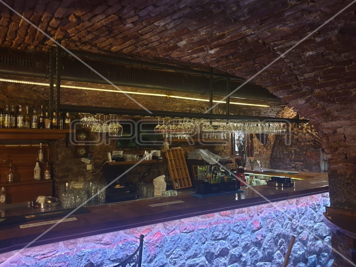 Prodaja, Ulični lokal, Senj, Obala dr Franje Tuđmana, 219m2