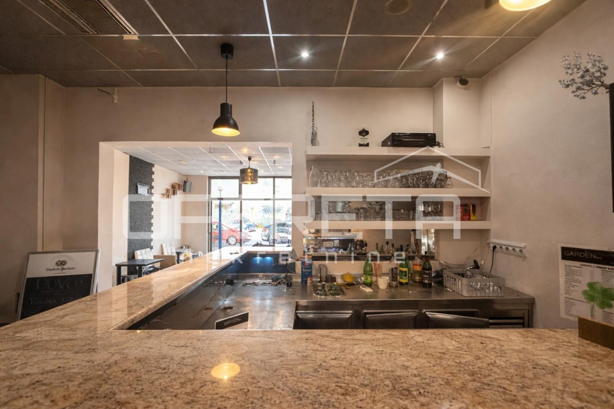 Poslovni prostor s teraso in skladiščem, tržnica in center Oroslavja