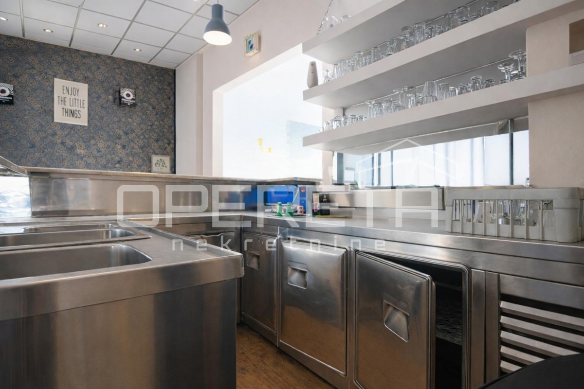 Poslovni prostor s teraso in skladiščem, tržnica in center Oroslavja