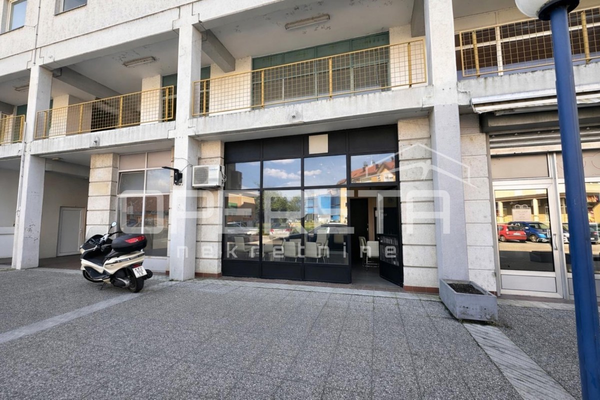 Poslovni prostor s teraso in skladiščem, tržnica in center Oroslavja