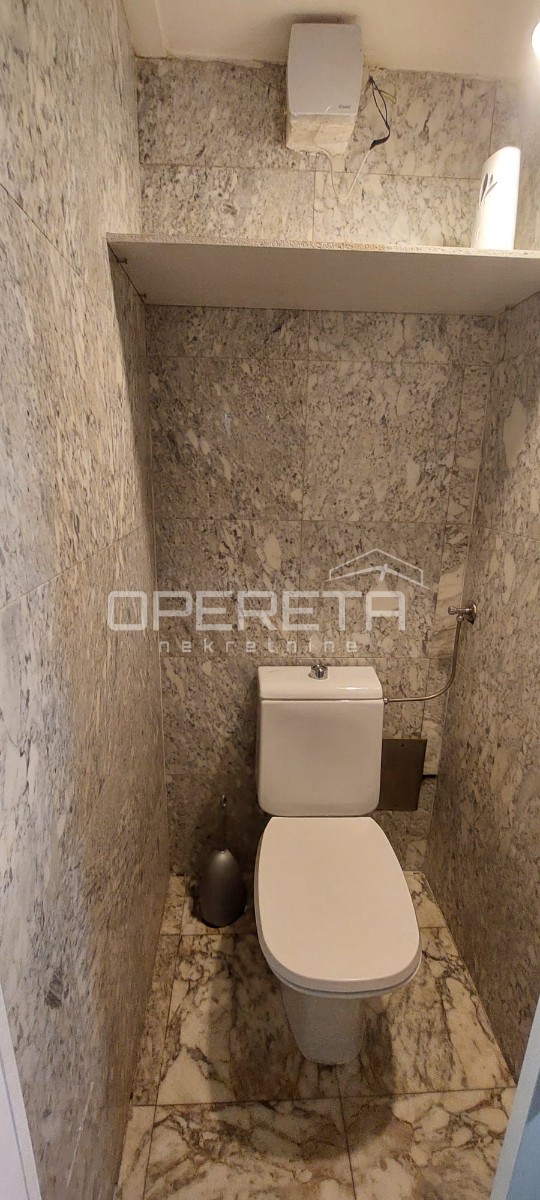 Prodaja, Poslovna zgrada, Centar, Petrinjska, 20m2