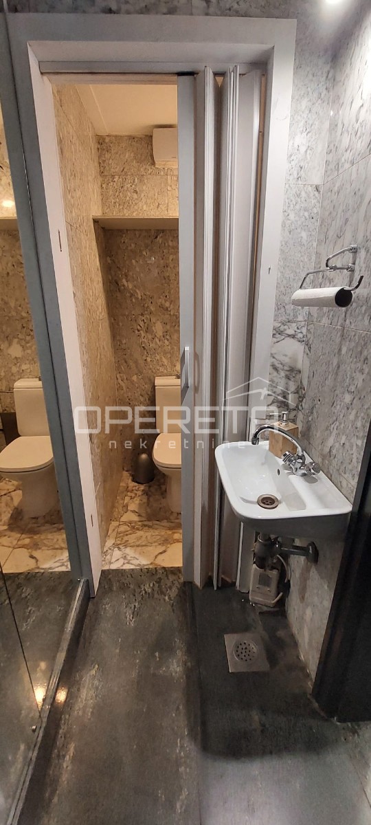 Prodaja, Poslovna zgrada, Centar, Petrinjska, 20m2