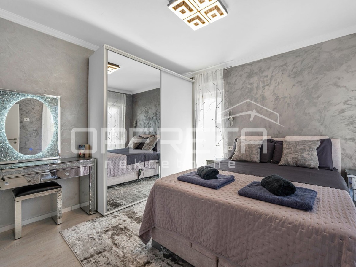 Luksuzna hiša z veliko parcelo, Šibenik- Bilice