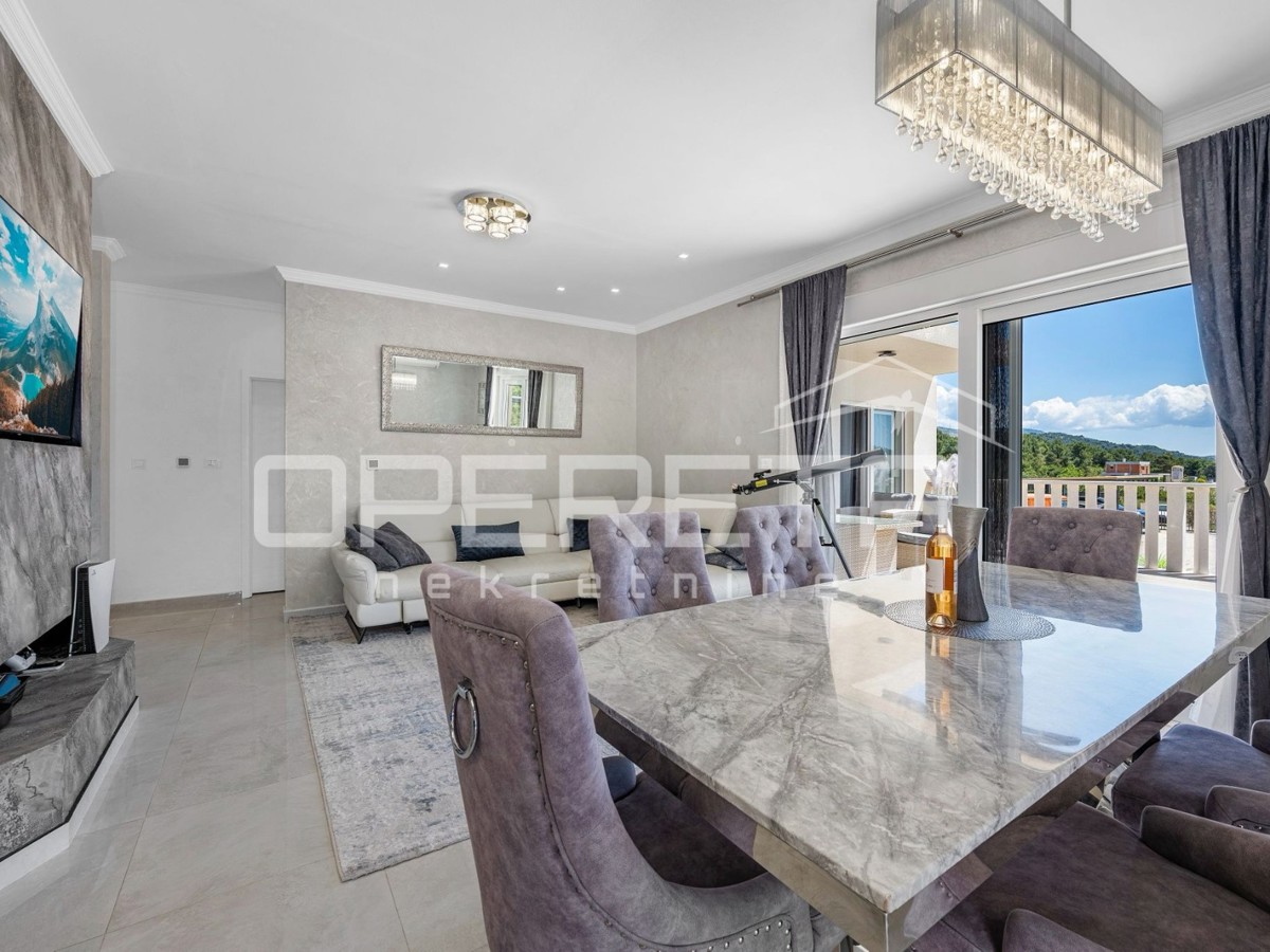 Luksuzna hiša z veliko parcelo, Šibenik- Bilice