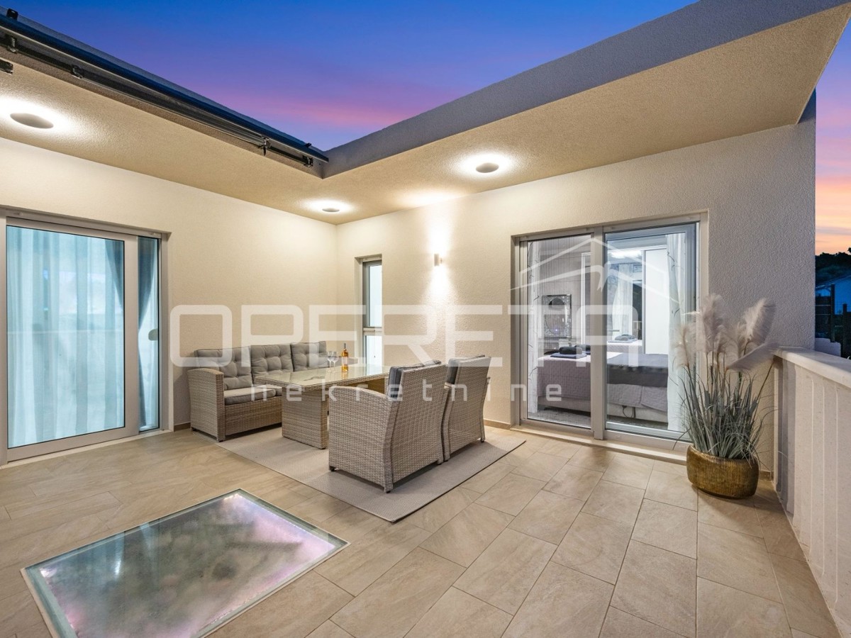 Luksuzna hiša z veliko parcelo, Šibenik- Bilice