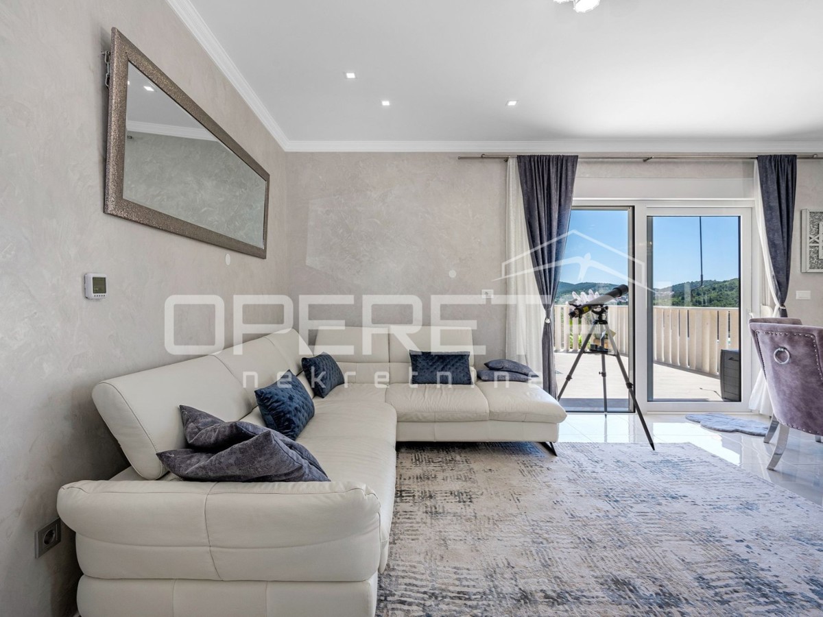 Luksuzna hiša z veliko parcelo, Šibenik- Bilice