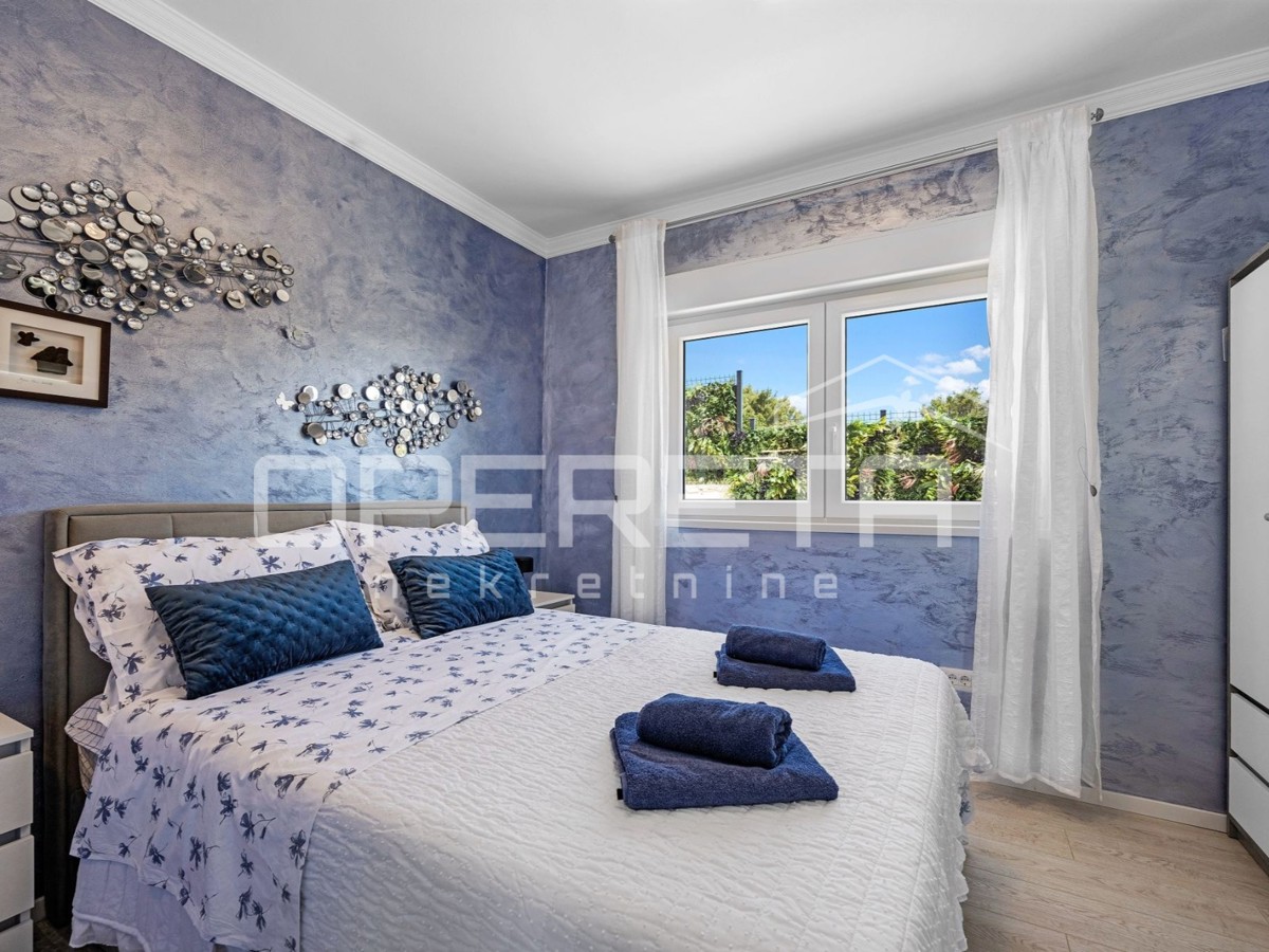 Luksuzna hiša z veliko parcelo, Šibenik- Bilice