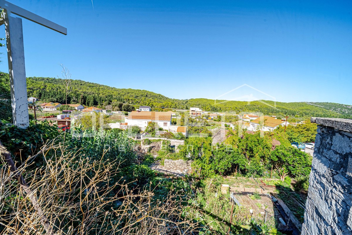 Šarmantne kamnite hiše za obnovo v srcu Žrnova, Korčula
