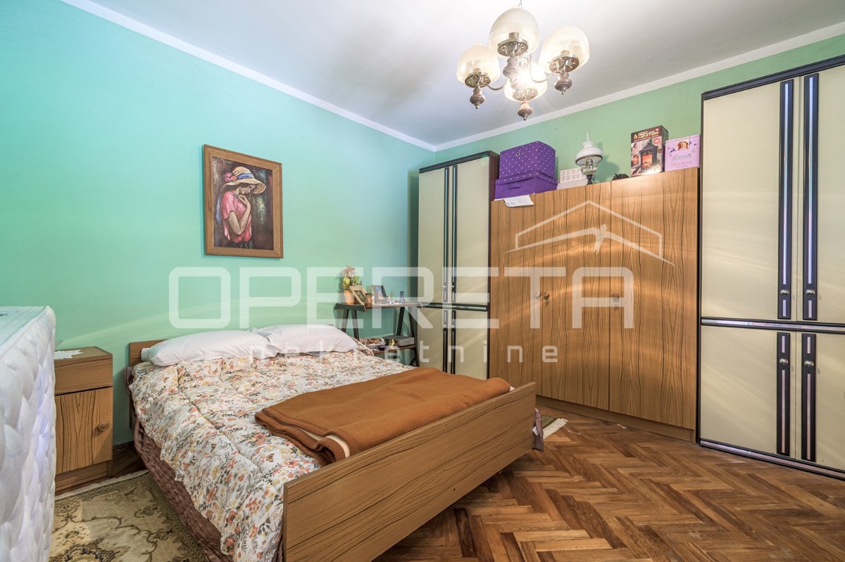 Istra, Pićan - Posestvo s hišo in 4 dodatnimi objekti