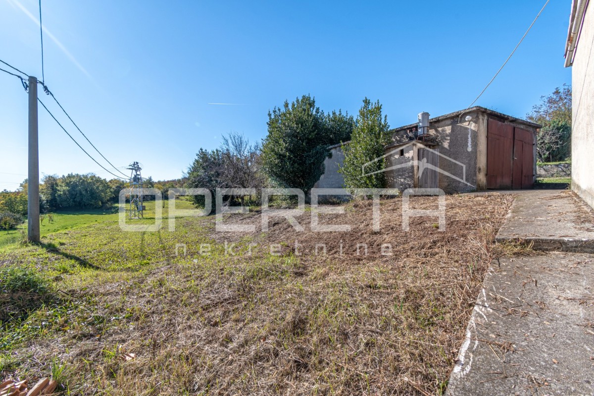 Istra, Pićan - Posestvo s hišo in 4 dodatnimi objekti