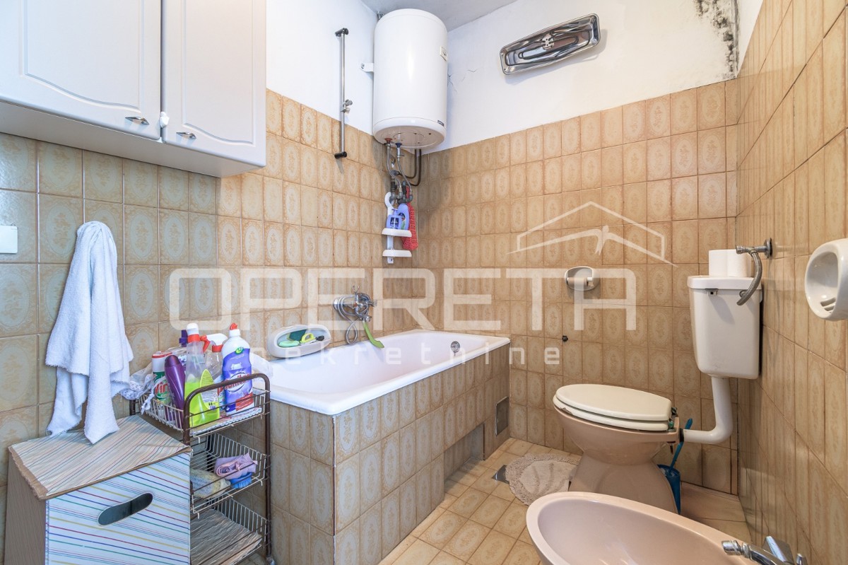 Istra, Pićan - Posestvo s hišo in 4 dodatnimi objekti