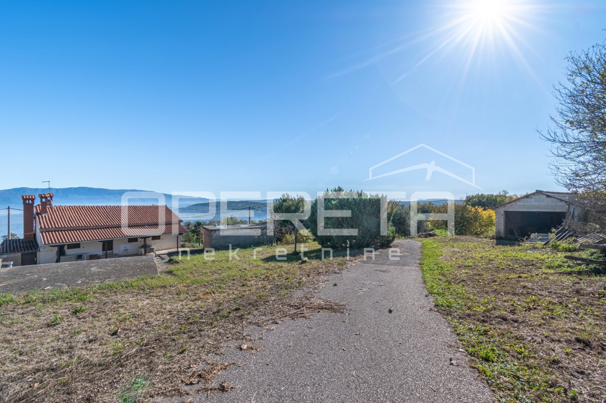 Istra, Pićan - Posestvo s hišo in 4 dodatnimi objekti