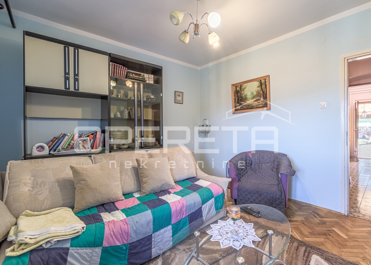 Istra, Pićan - Posestvo s hišo in 4 dodatnimi objekti