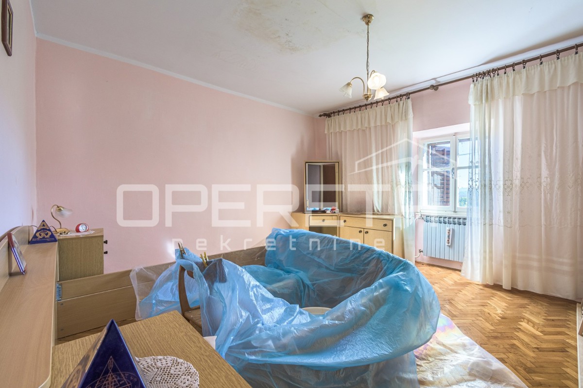 Istra, Pićan - Posestvo s hišo in 4 dodatnimi objekti