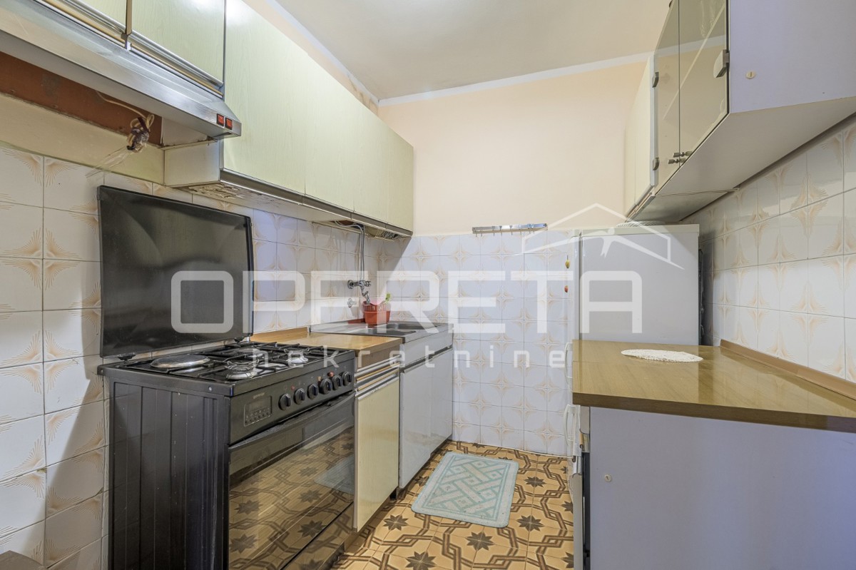 Istra, Pićan - Posestvo s hišo in 4 dodatnimi objekti