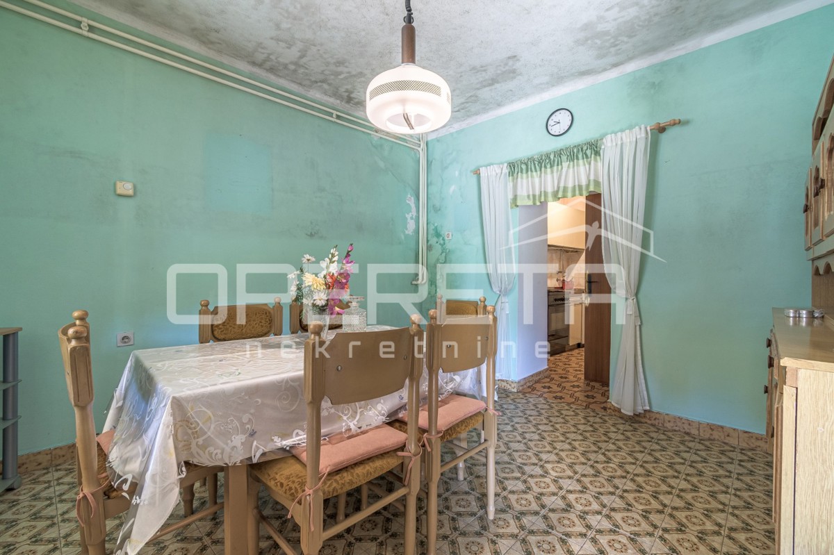 Istra, Pićan - Posestvo s hišo in 4 dodatnimi objekti