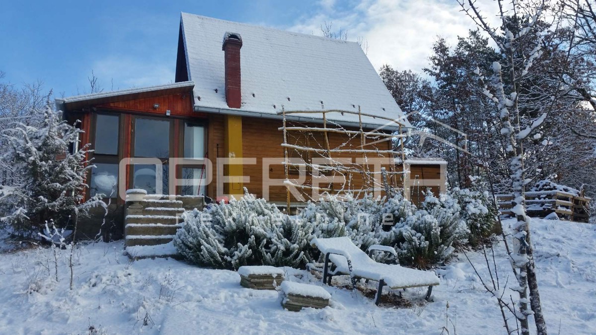 Vikend hiša v bližini Opatije in Trsta, obdana z naravo