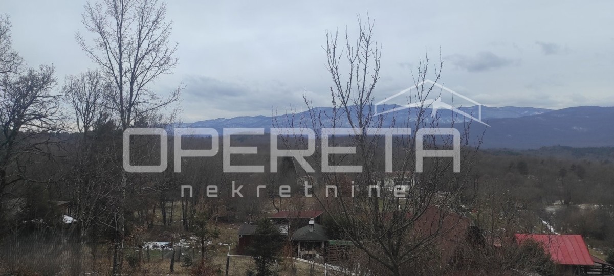 Vikend hiša v bližini Opatije in Trsta, obdana z naravo