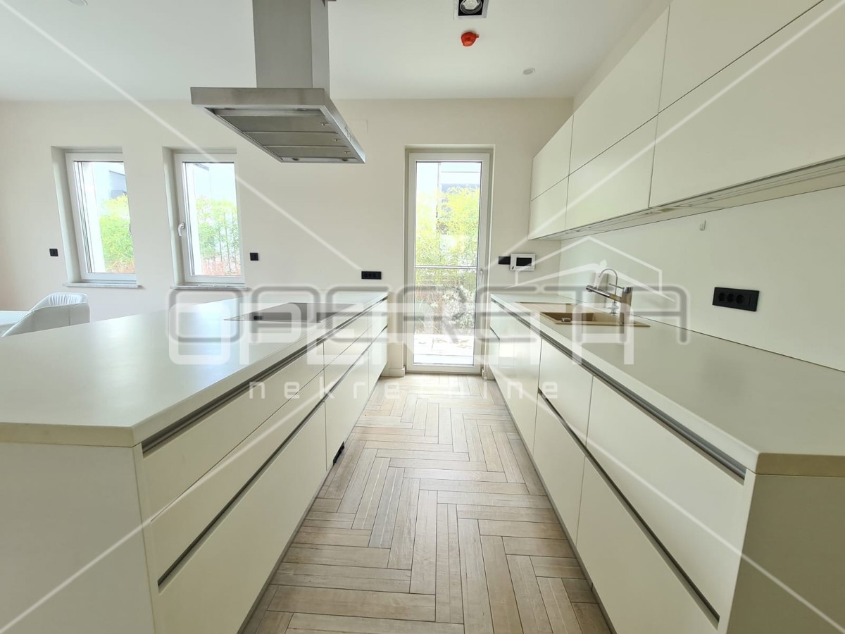 Prodaja, Hiša, Blato, Jurja Njavre, Dvojni objekt, 323m2